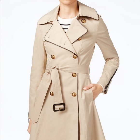 BCBGeneration trench with gold detailed buttons. - Picture 6 of 8